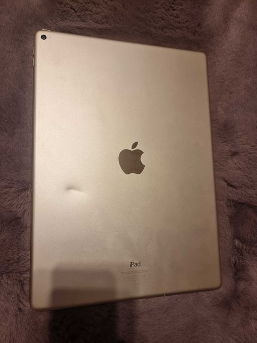 tableta apple ipad pro gen1 12 inchi cu defect