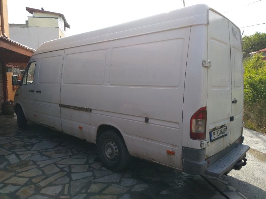 Хладилен бус под наем и транспортни услуги Варна