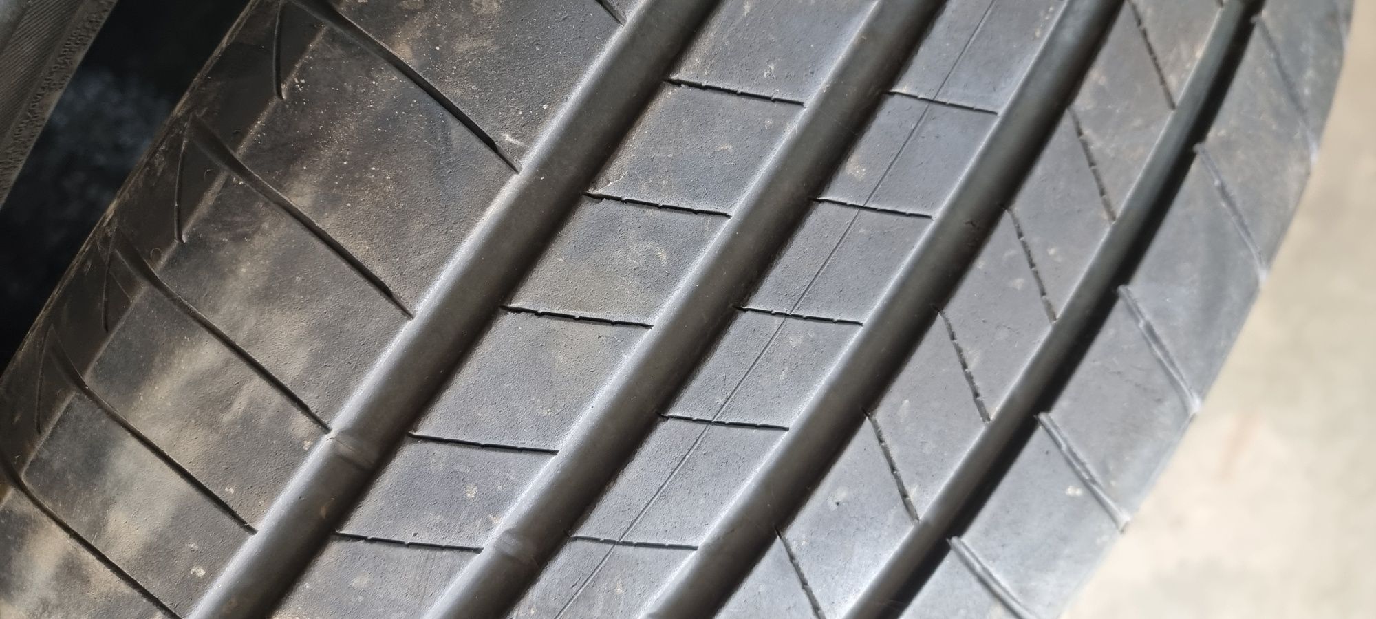2бр 235/45/21 Bridgestone (2021)