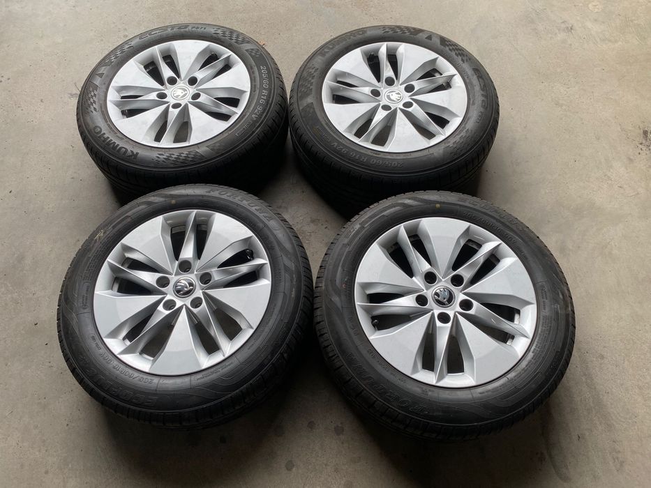 Jante Skoda aliaj R16 cu Anvelope M+S 205 60 16 Kumho