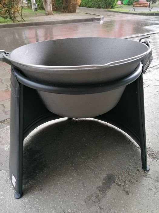 Oferta, ceaun fontă 22  429 lei fără suport