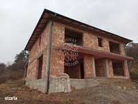 Casa la rosu 212 mp-terasa 25 mp-balcon 11 mp-teren 1034 mp-Teaca