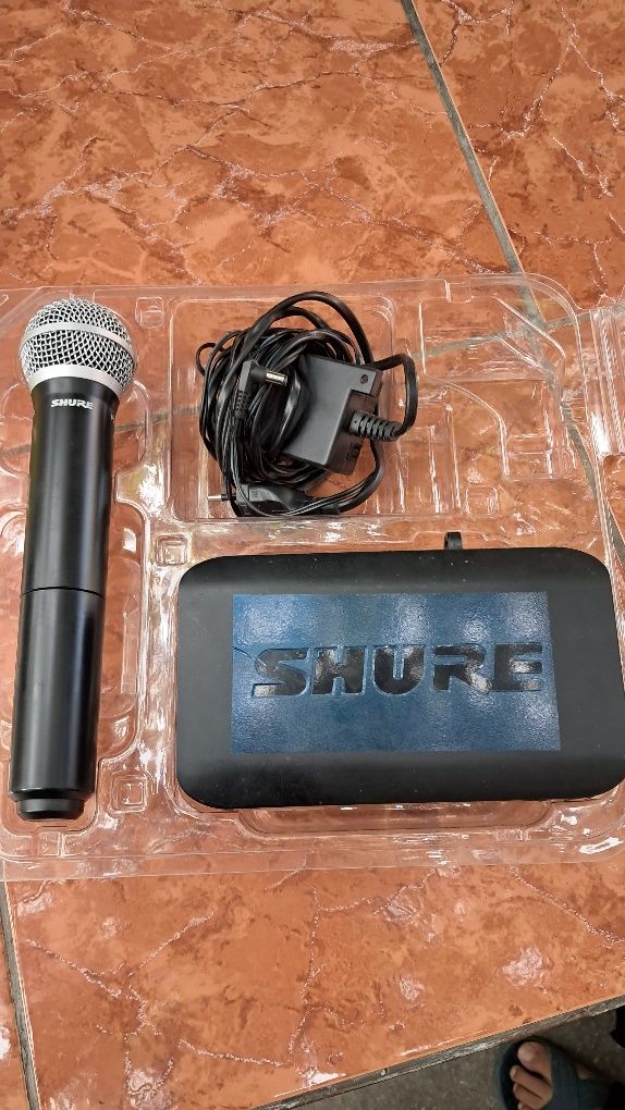 SHURE  blx4 pg58