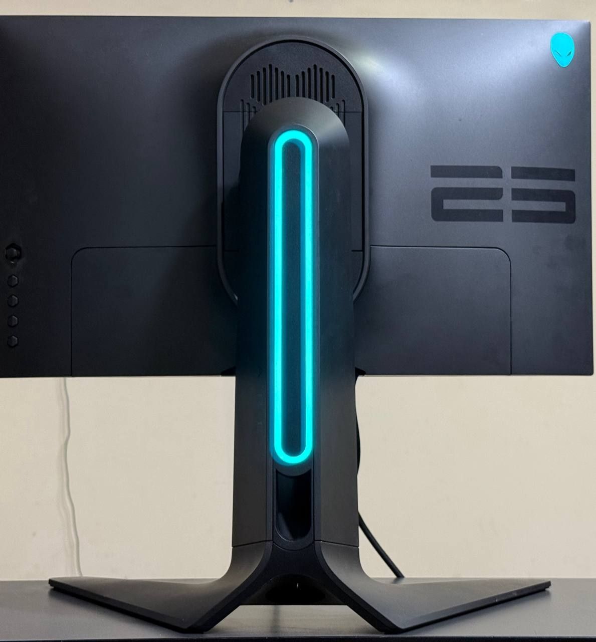 Игровой монитор Alienware 240Hz 24.5 AW2521HF Fast IPS 1ms.