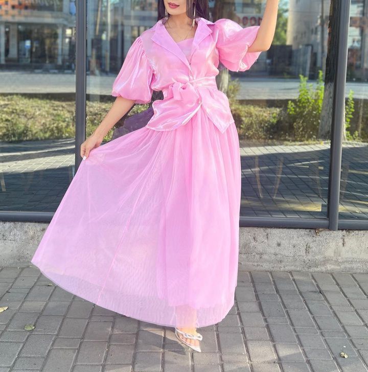 Продам шикарное розовое платье