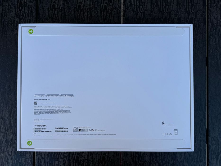ЧИСТО НОВ MacBook Pro 16" M4 Pro Chip: 14 CPU/20 GPU/48RAM/512 SSD
