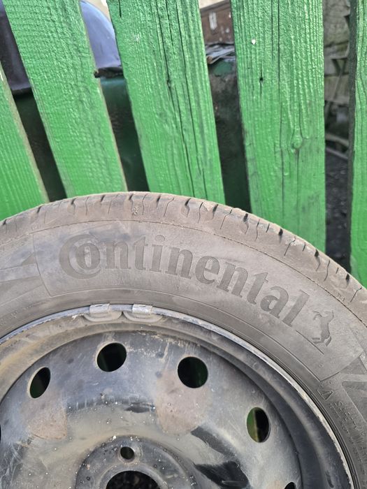 Vând jante plus cauciucuri  de vara Dacia 185/65/R15