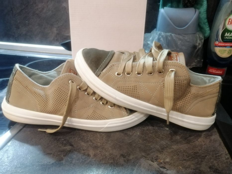 Нови 2чивта обувки и 1 кецове