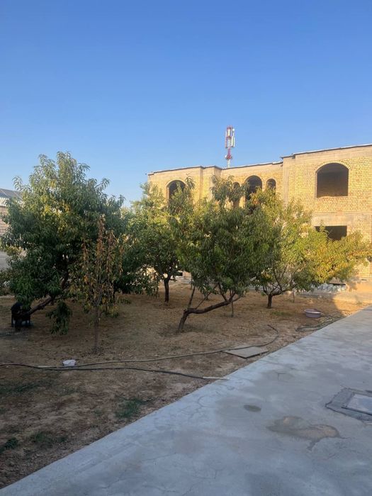 10,44 sotiq yerlik xovli sotiladi