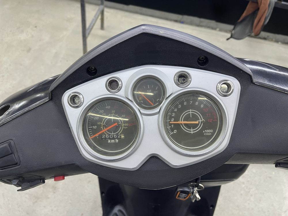 Moto skuter sotiladi!
