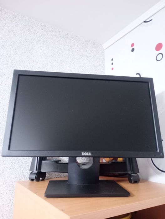 Монитор DELL E2016 HV