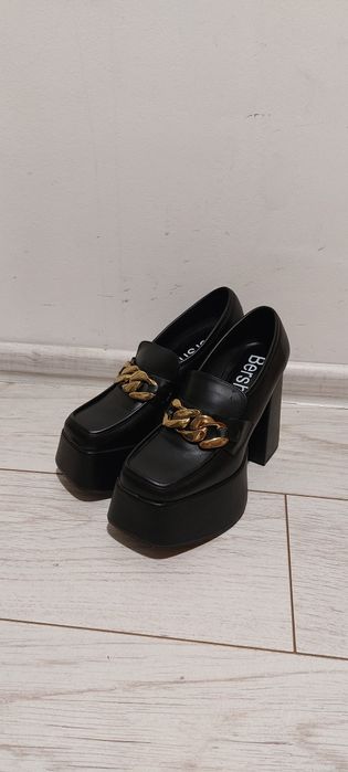 Tocuri Bershka, marimea 39