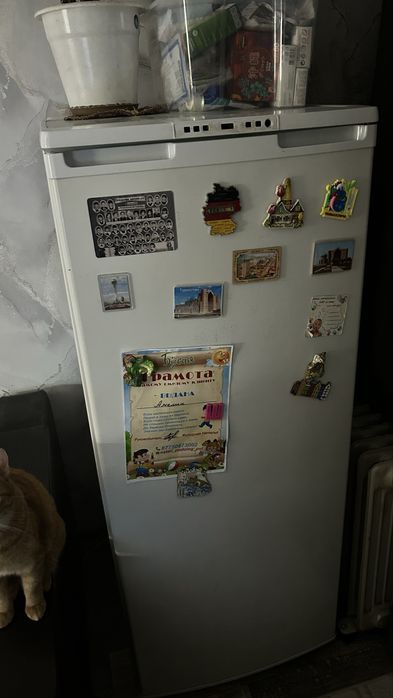 Холодильник б/у.