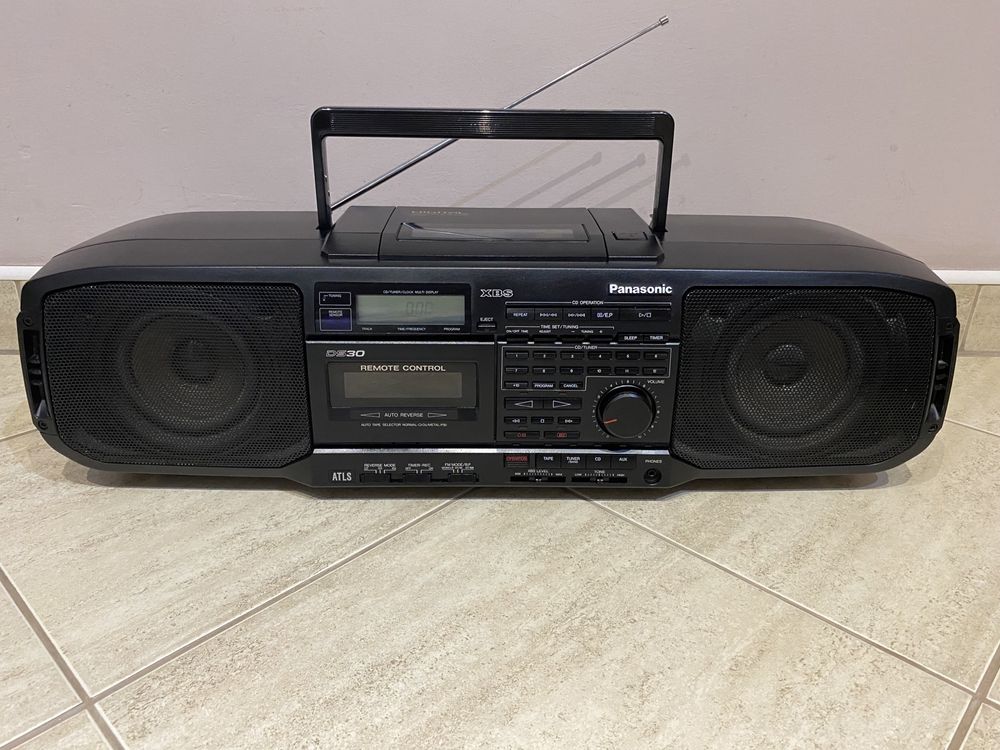 Radiouri colectie Hytachi TRK 8200 HRC si Panasonic RX -DS30