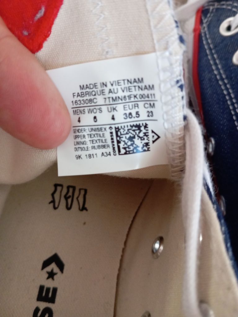 Tenisi Converse Chuck Taylor "hearts", mărimea 36.5