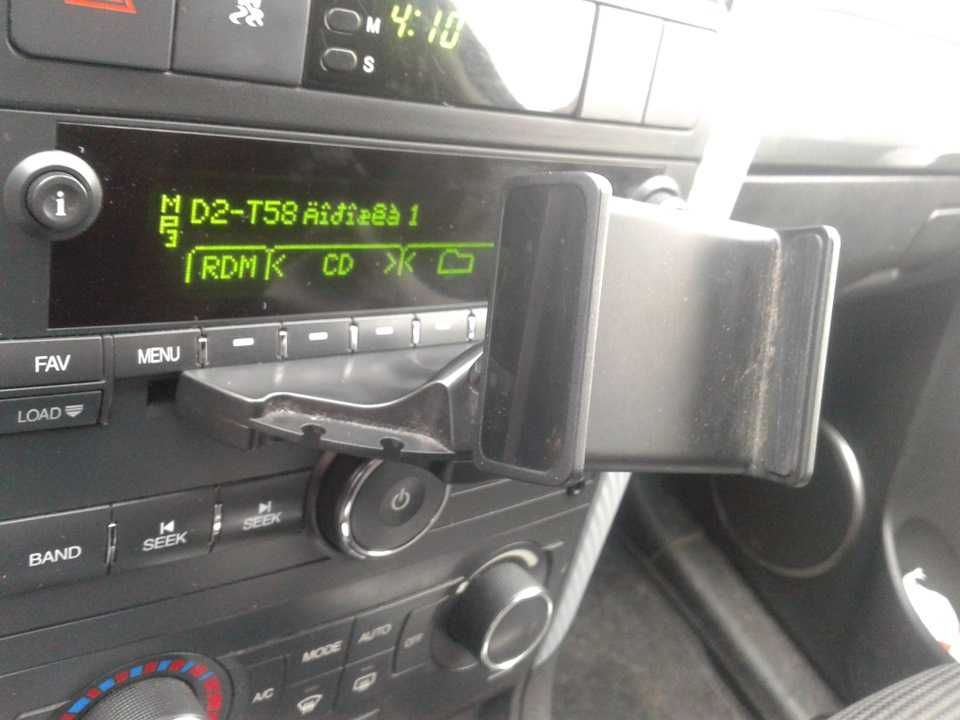 автомобильный держатель телефона в cd слот