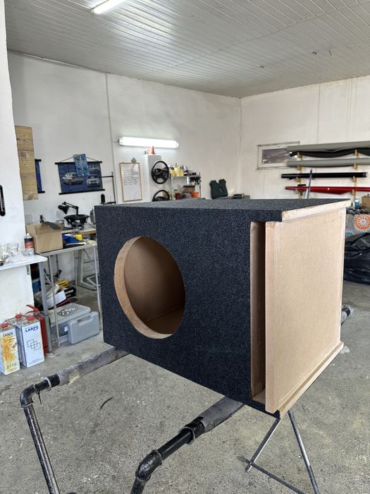 Incinta subwoofer auto custom difuzor 12”