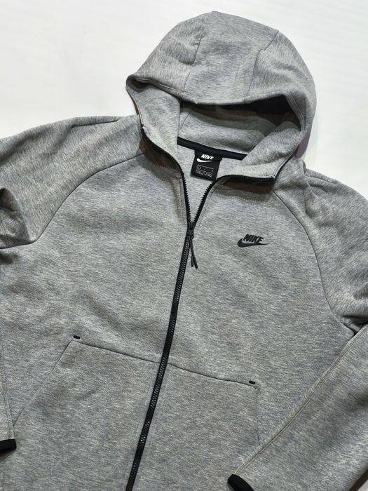 Ново спортно горнище Nike Tech Fleece размер L