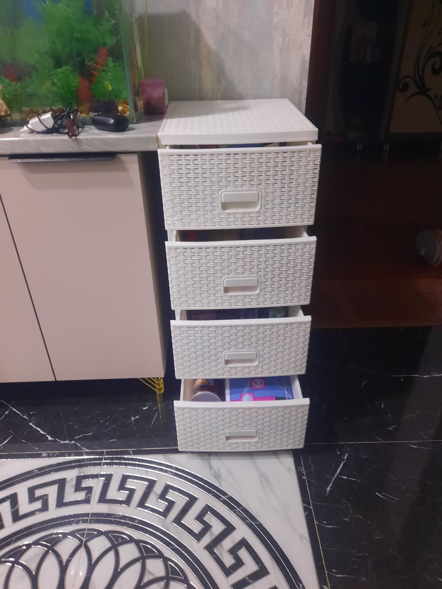 Продаётся шкафчик