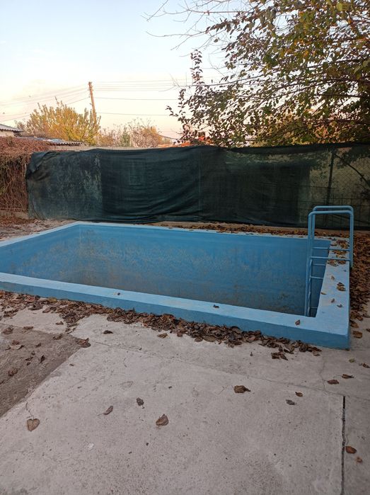 Продается дача   6 сотак не далеко  от Ташкента 40 минут