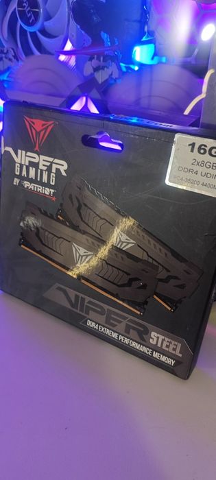 Vând memorii DDR4 4400mhz 2x8gb cl19 Patriot Viper