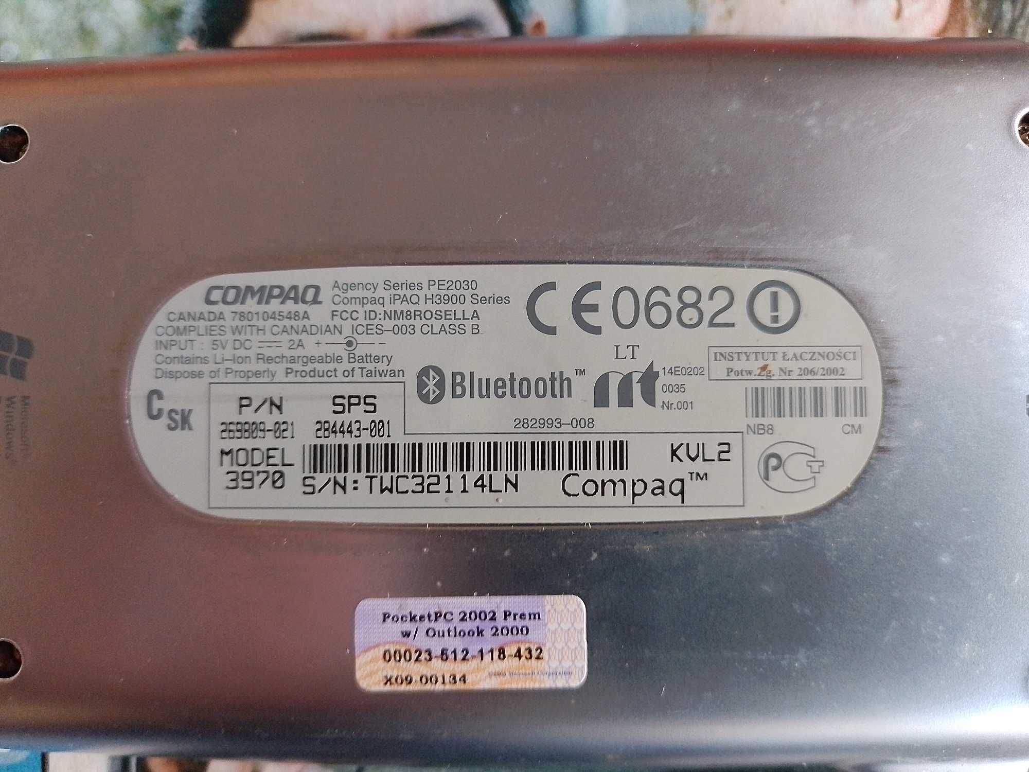 Джобен компютър Compaq iPAQ H3970 в калъф с флип