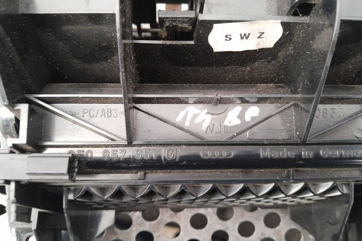 Scrumiera 8E0857951 Audi A4 B6 [2000 - 2005] Avant wagon 5-usi 1.9 TD