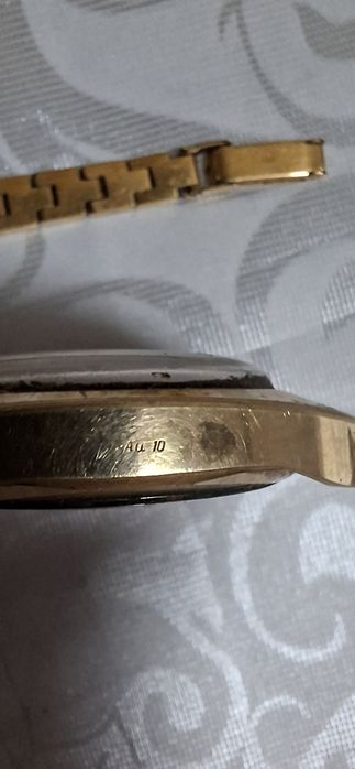 Продам часы позолоченные