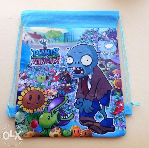 Детски раници с Маша и мечока, и Зомбитата