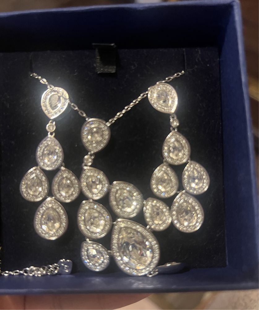 Set swarovski alb cu poetre albe original