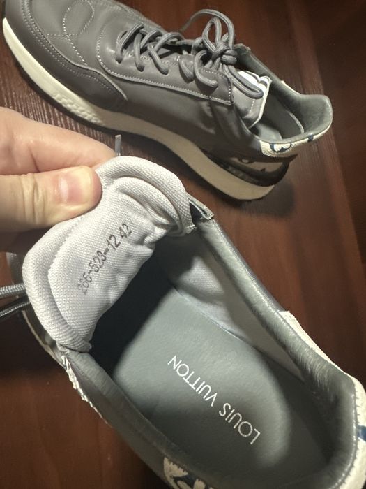 Кросовки мужские LV 42 размера, за 250тыс.