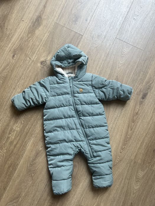 Много топъл космонавт от H&M