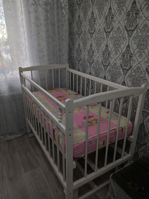 Продам детскую кроватку