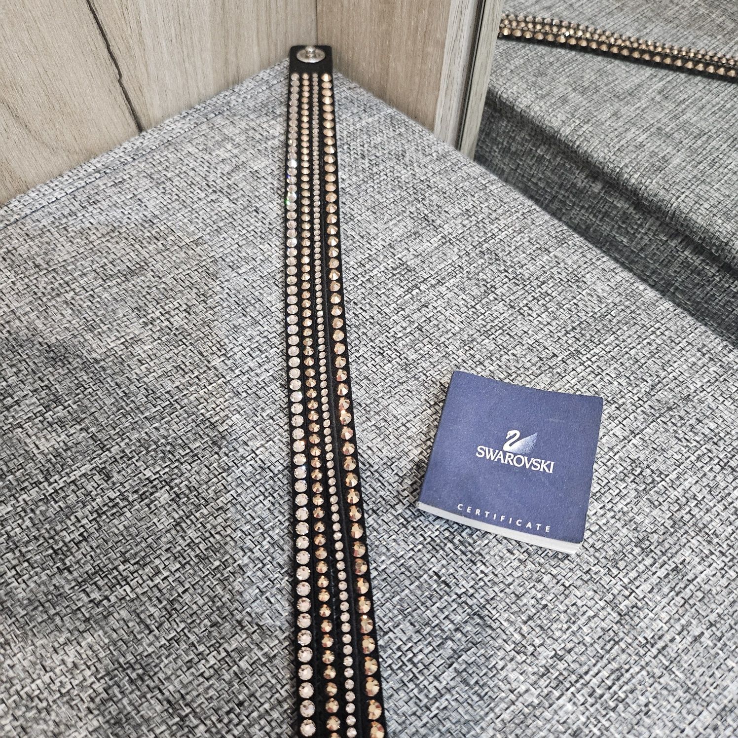 Гривна Swarovski розово злато