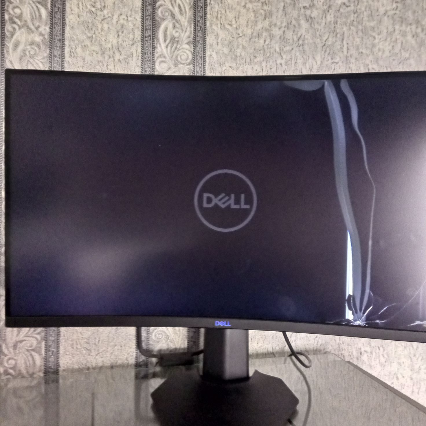 Продаётся вогнутый ,игровой  монитор Модель DELL-S 2721