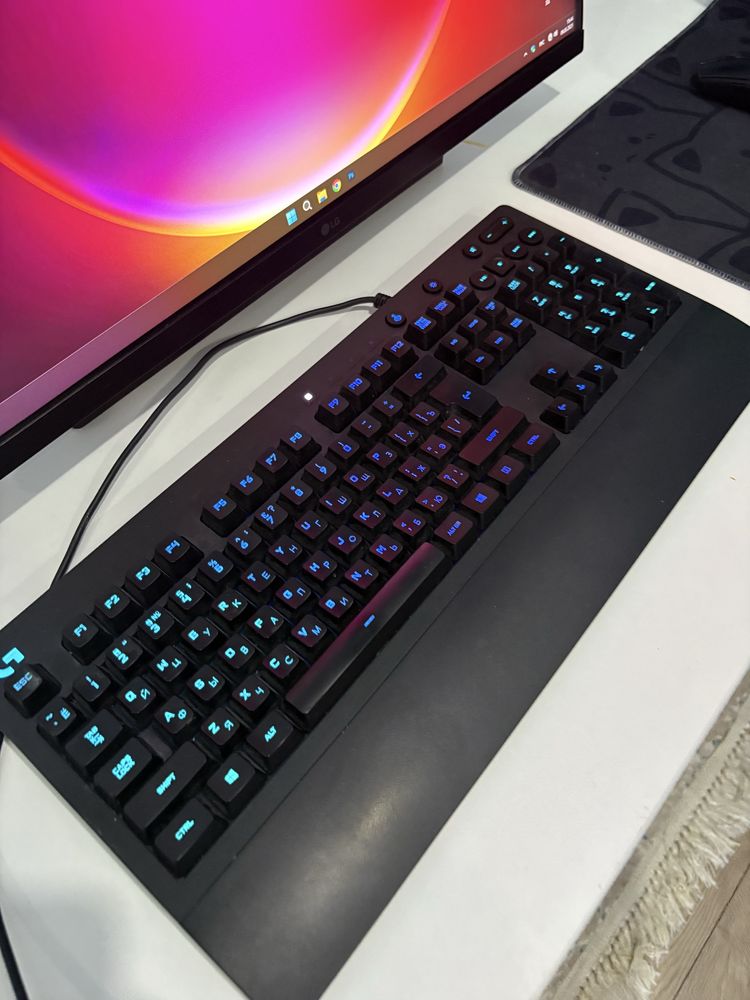 Клавиатура logitech g213