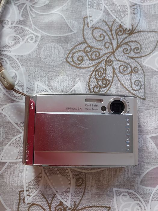 Цифровой фотоаппарат Sony NP-FT1