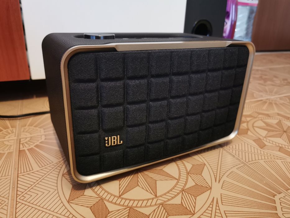JBL Authentics 200