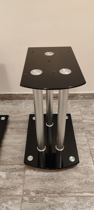 Стойки за тонколони