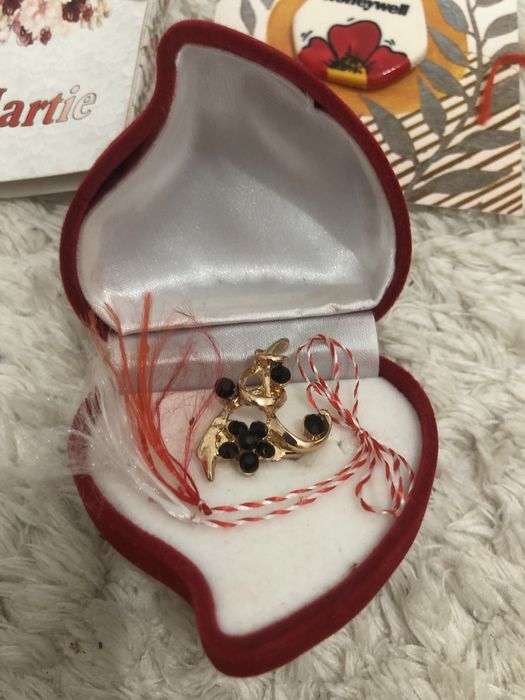 vand 33 de mărțișoare / 10 lei bucata