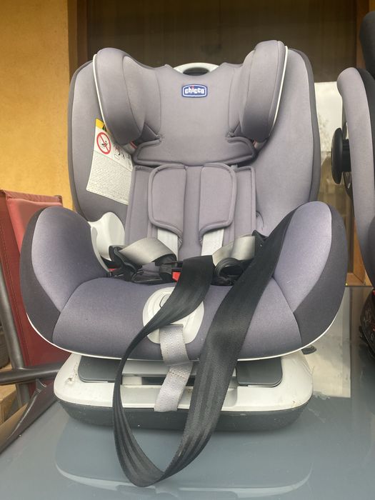 Vind doua scaune auto chicco in stare foarte buna