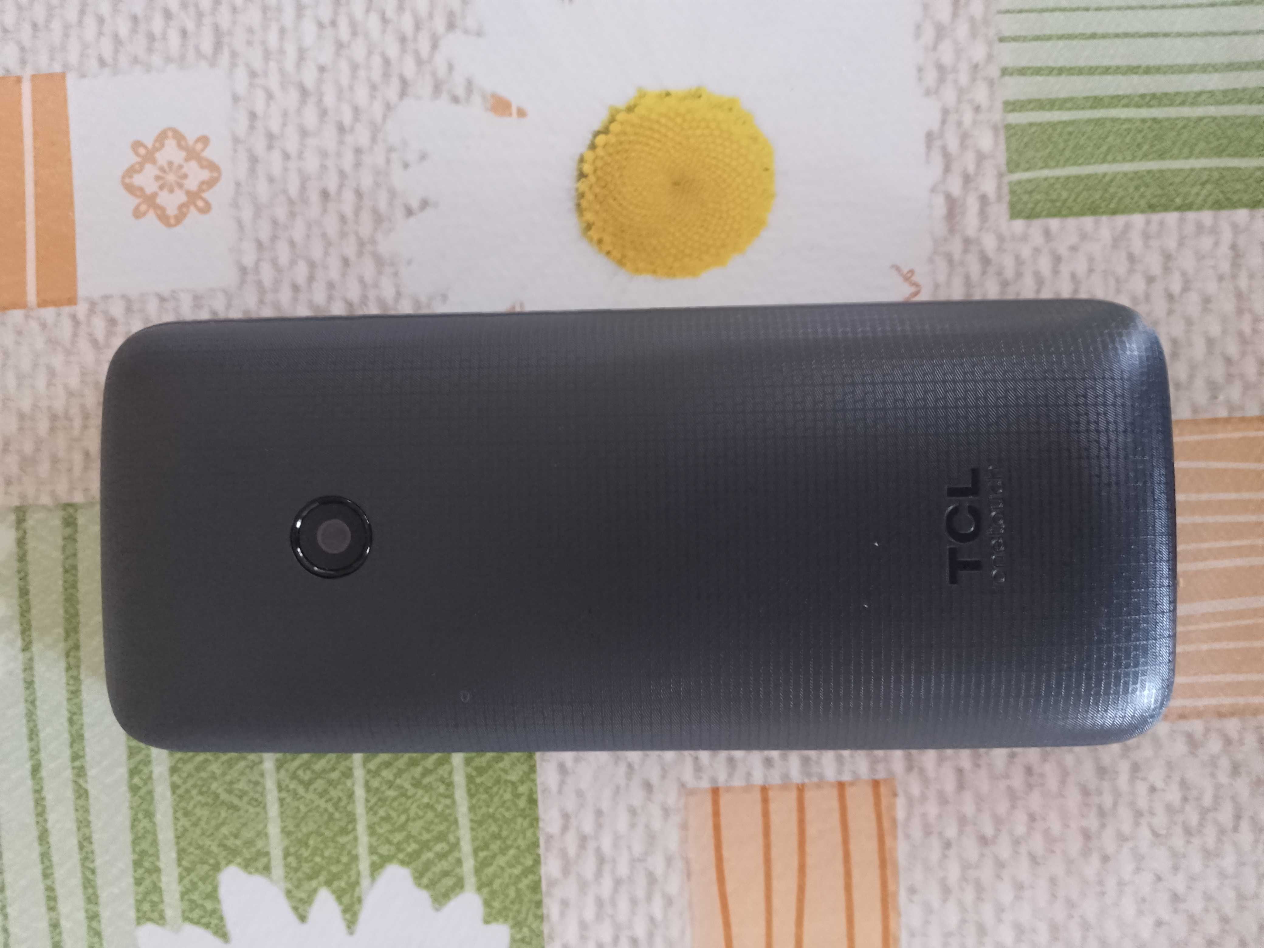Продавам GSM TCL ONETOUCH 4041