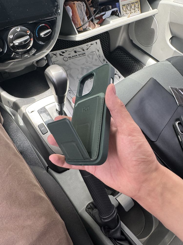 Чехол - chexol iphone 13 pro почти новые