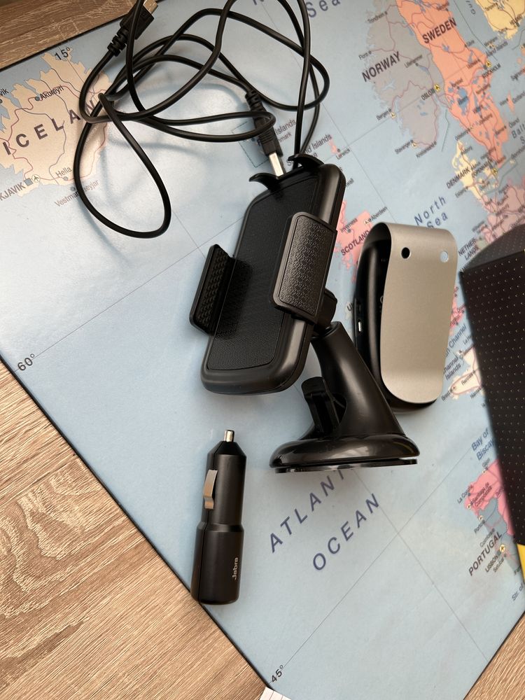 Блутут система за кола Jabra Drive + holder