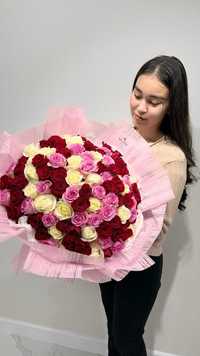 Акция на 101 розу микс 50 см Цветы Гул доставка Роза Астана