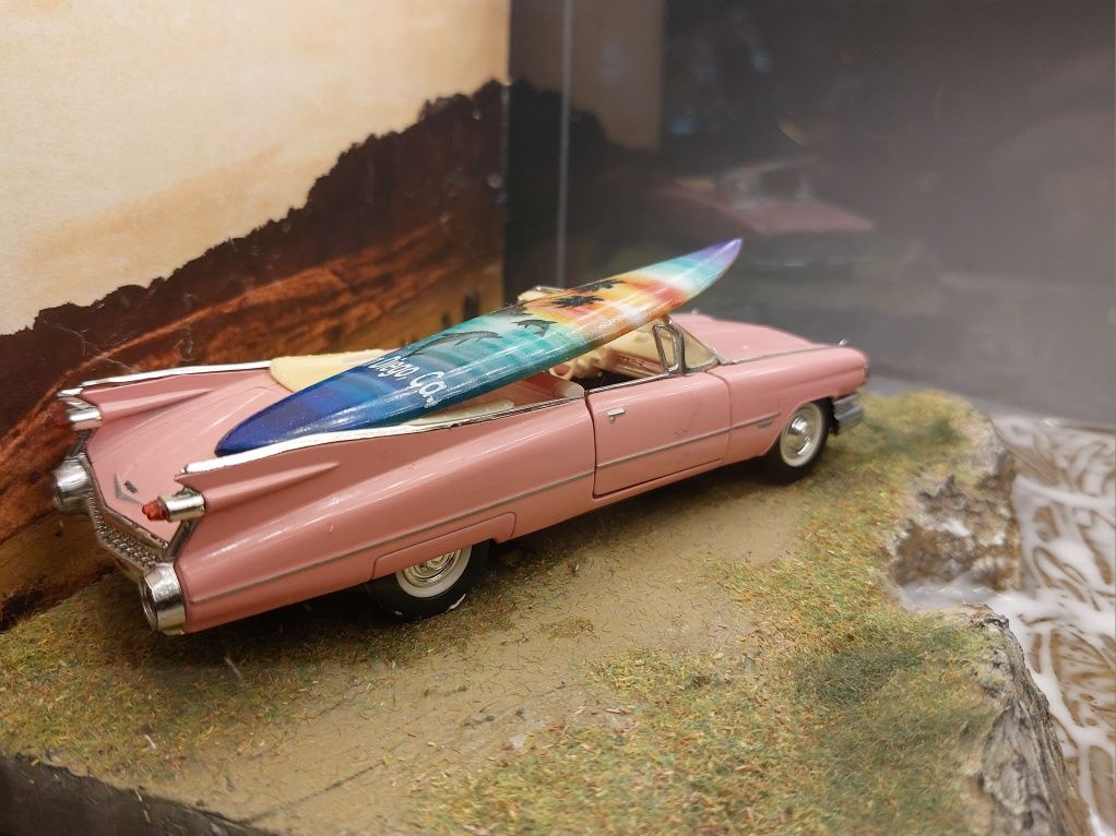 CADOU Inedit Diorama Macheta 1:43 Cadilac