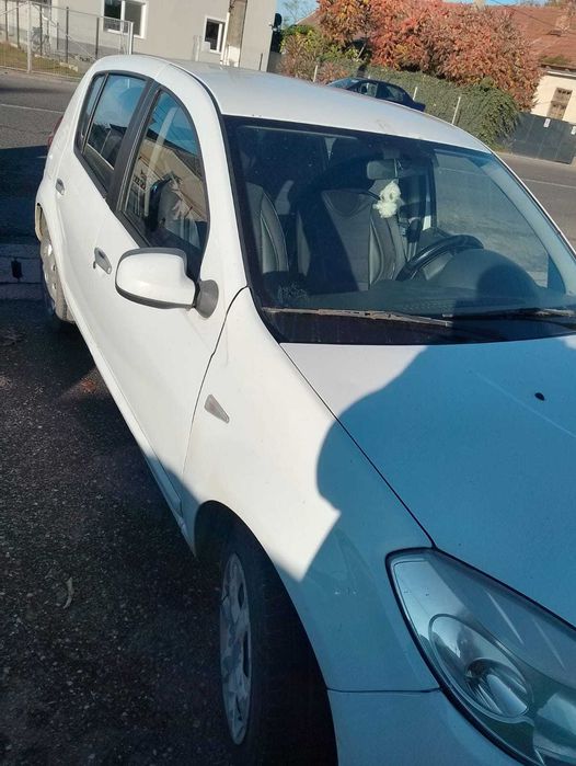 Dacia sandero 2011
