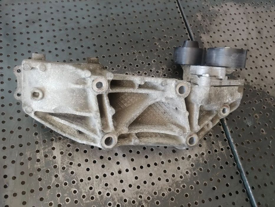 suport accesorii 2.0 dci m9r renault trafic 2 master megane laguna 3 nissan qashqai 8200881264