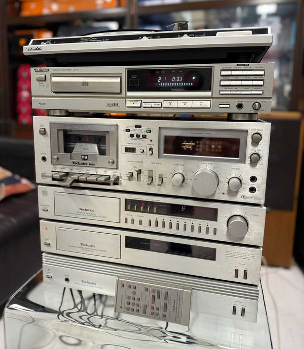 Висок клас аудио система - сет Technics - стъпало,дек, CD и др.