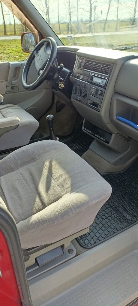 VW T4 Multivan 2.5 TDI 102 к.с. цена до края на месеца